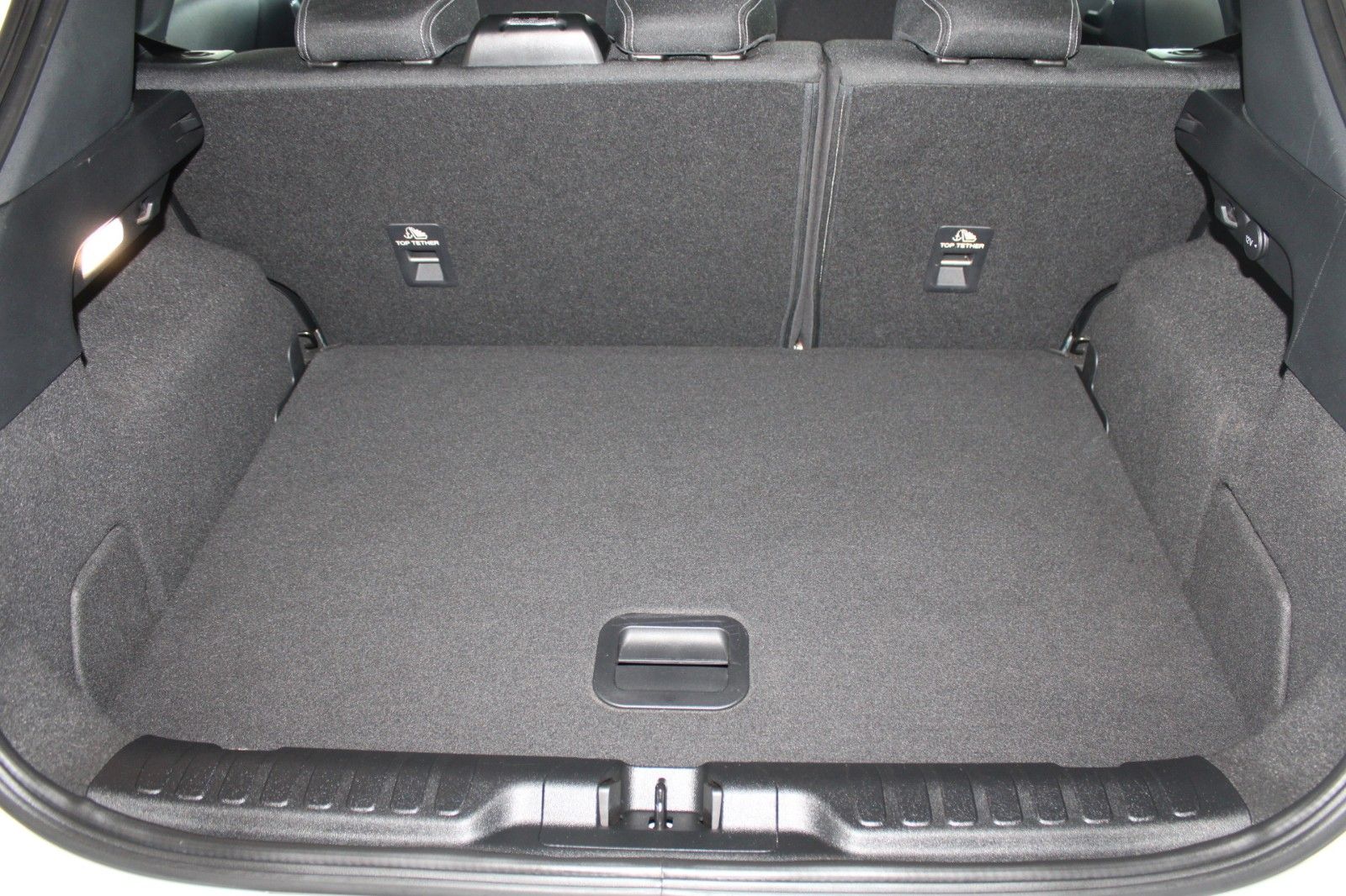Fahrzeugabbildung Ford Puma Titanium Automatik NAVI LED WinterPaket uvm