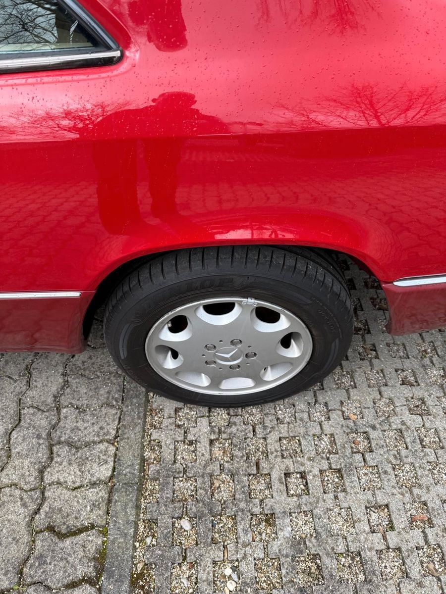 Fahrzeugabbildung Mercedes-Benz 300 CE H-Kennzeichen