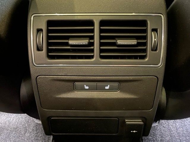 Fahrzeugabbildung Jaguar F-PACE P550 SVR AWD Edition 1988 One of 394