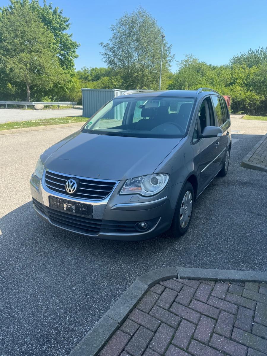 Volkswagen Touran Highline 7 Sitzer