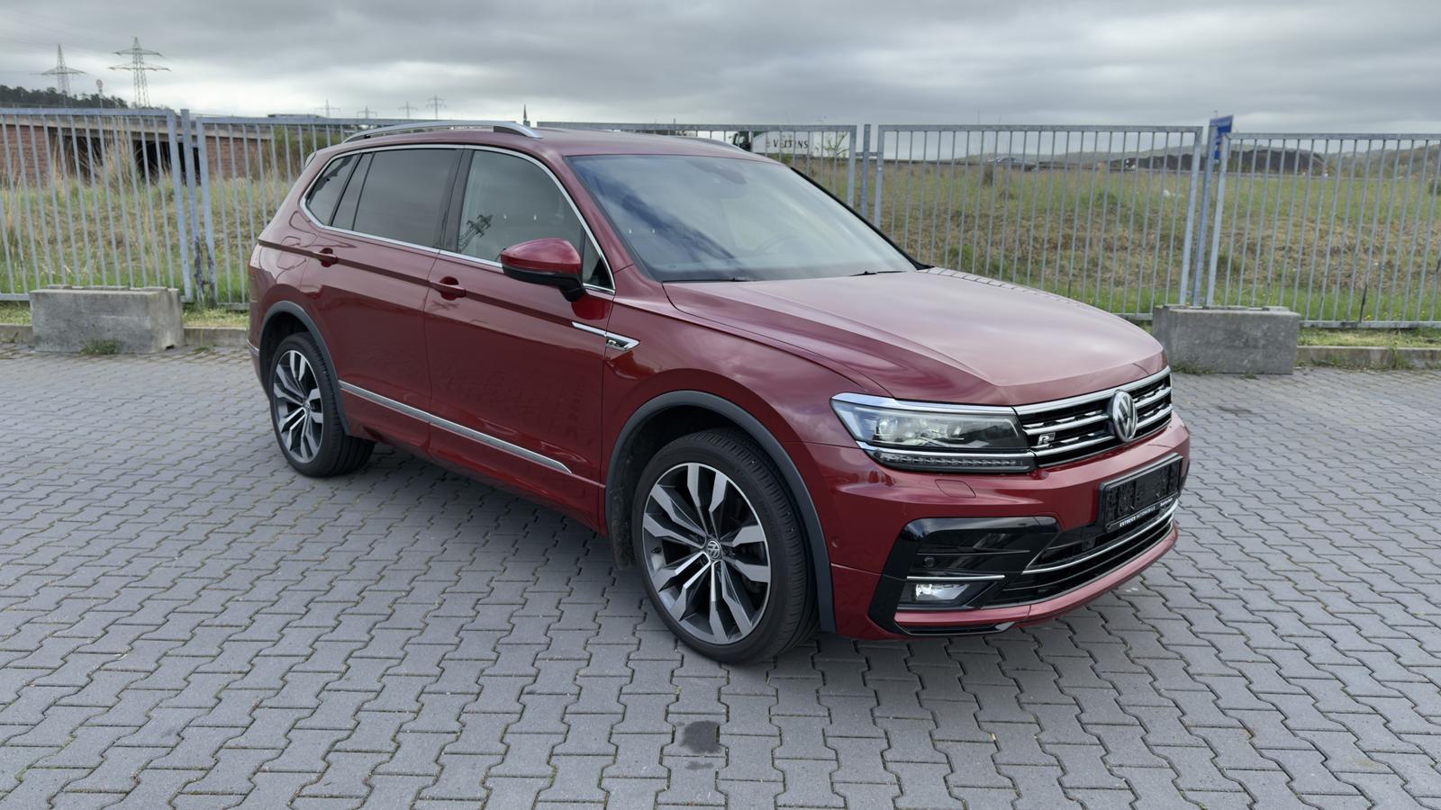 Volkswagen Tiguan Allspace 2.0 TDI 4Motion 3x R-Line 7Sitz.