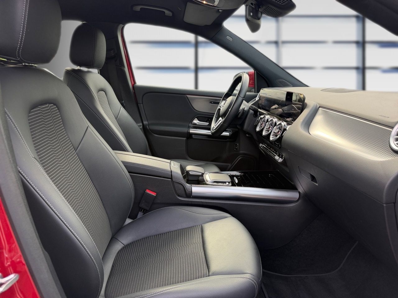 Fahrzeugabbildung Mercedes-Benz EQA 250 PROGRESSIVE+360+AMBIENTE+TOTWINKEL+SHZ