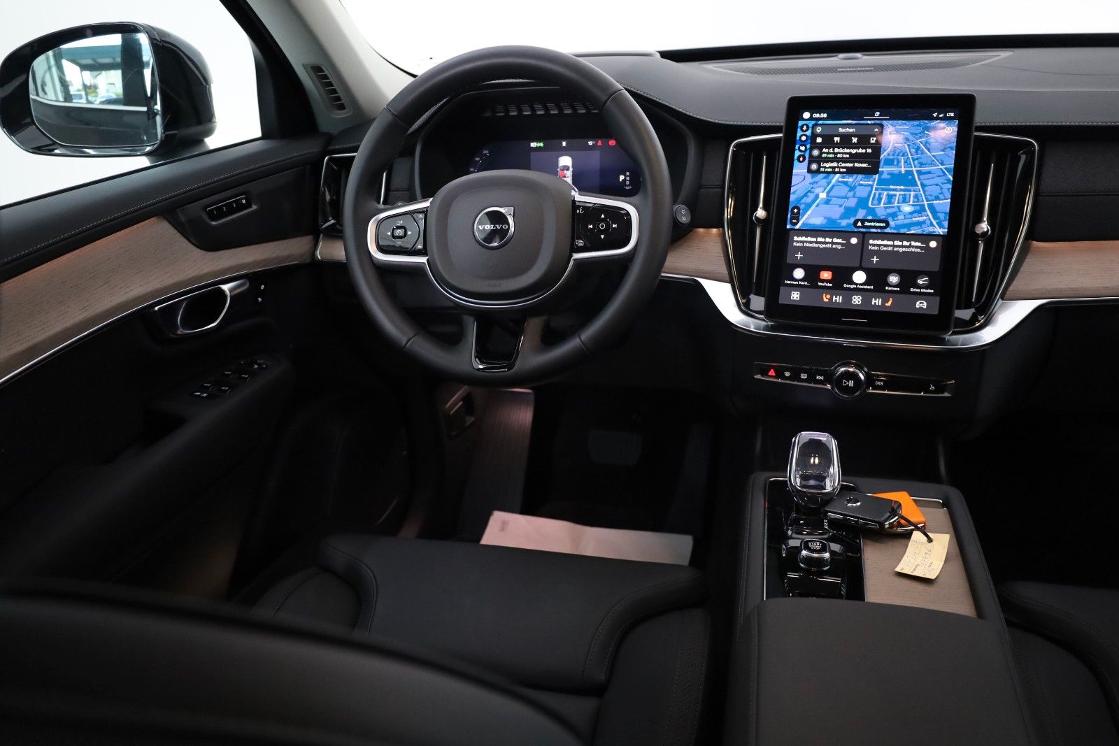 Fahrzeugabbildung Volvo XC90 Plus Bright AWD,7Sitze,360°,HUD,H&K,ACC,AHK