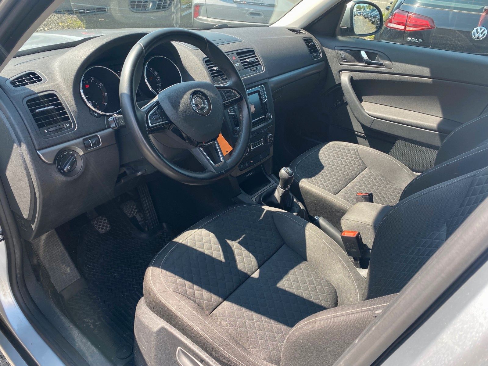 Fahrzeugabbildung SKODA Yeti 1.4 TSI Drive Navi Klima Xenon Temp PDC SHZ