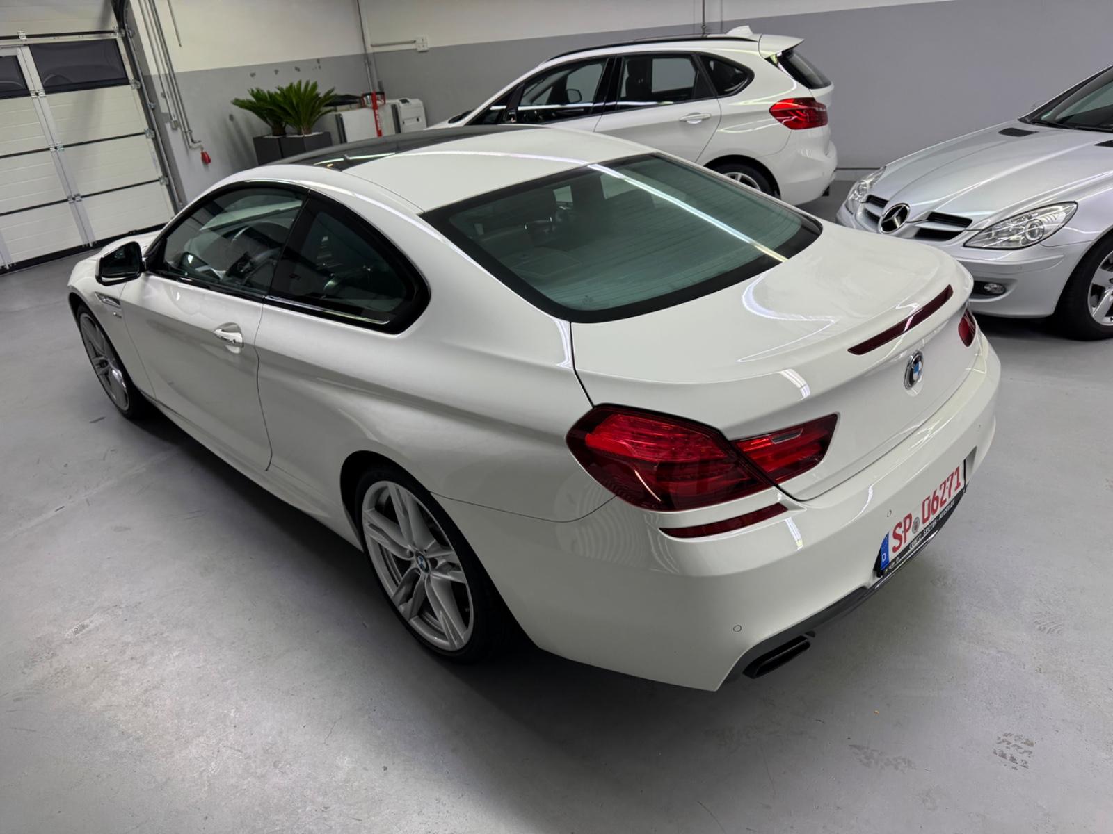 BMW 650 i xDrive Coupé V8 408 ch – Pack M – Toit panoramique – Sièges confort ventilés et chauffants – HUD – Caméras 360°