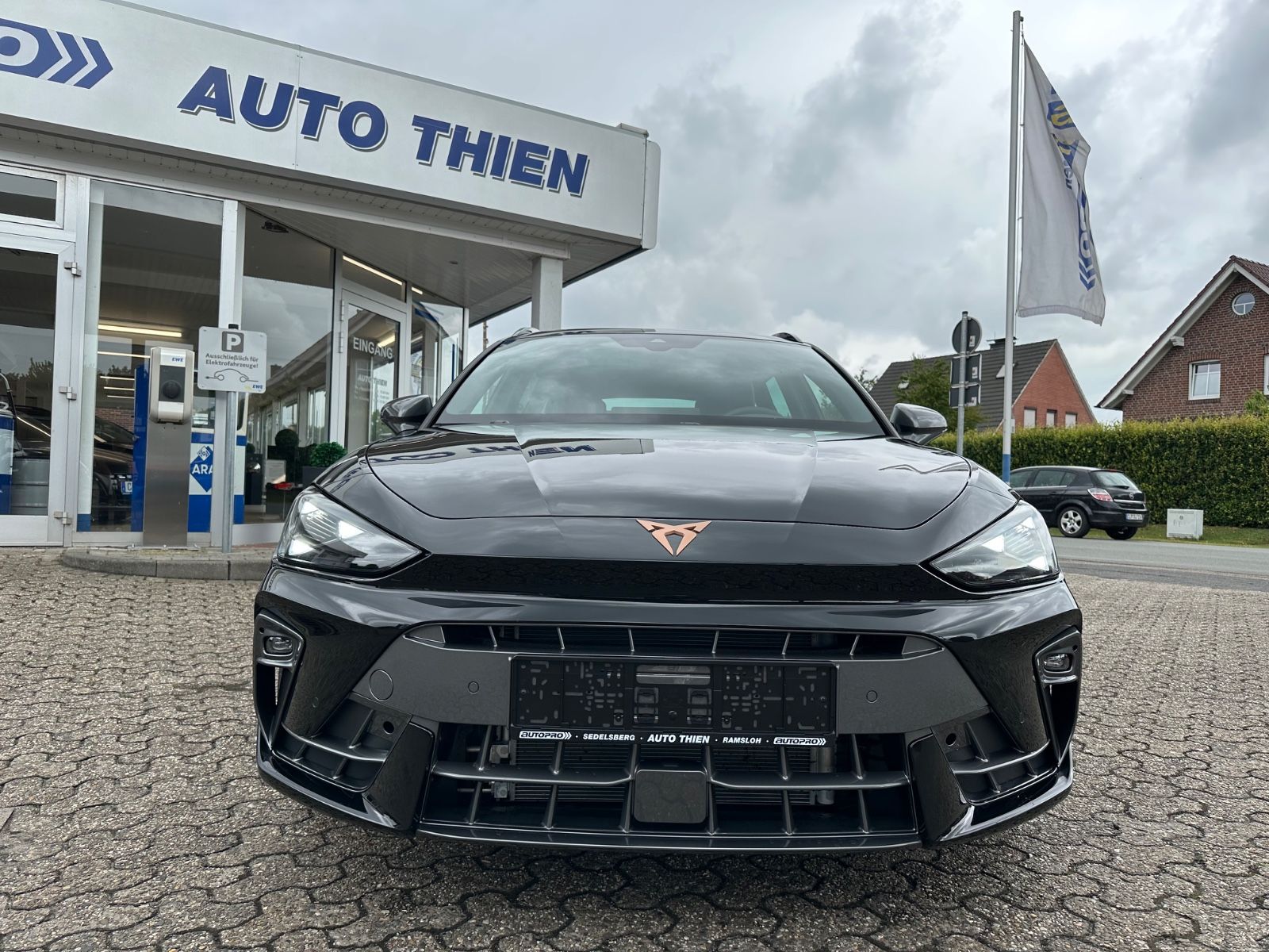 Fahrzeugabbildung CUPRA Leon ST 2.0 TDI DSG Pano/ACC/LED/CarPlay/18"