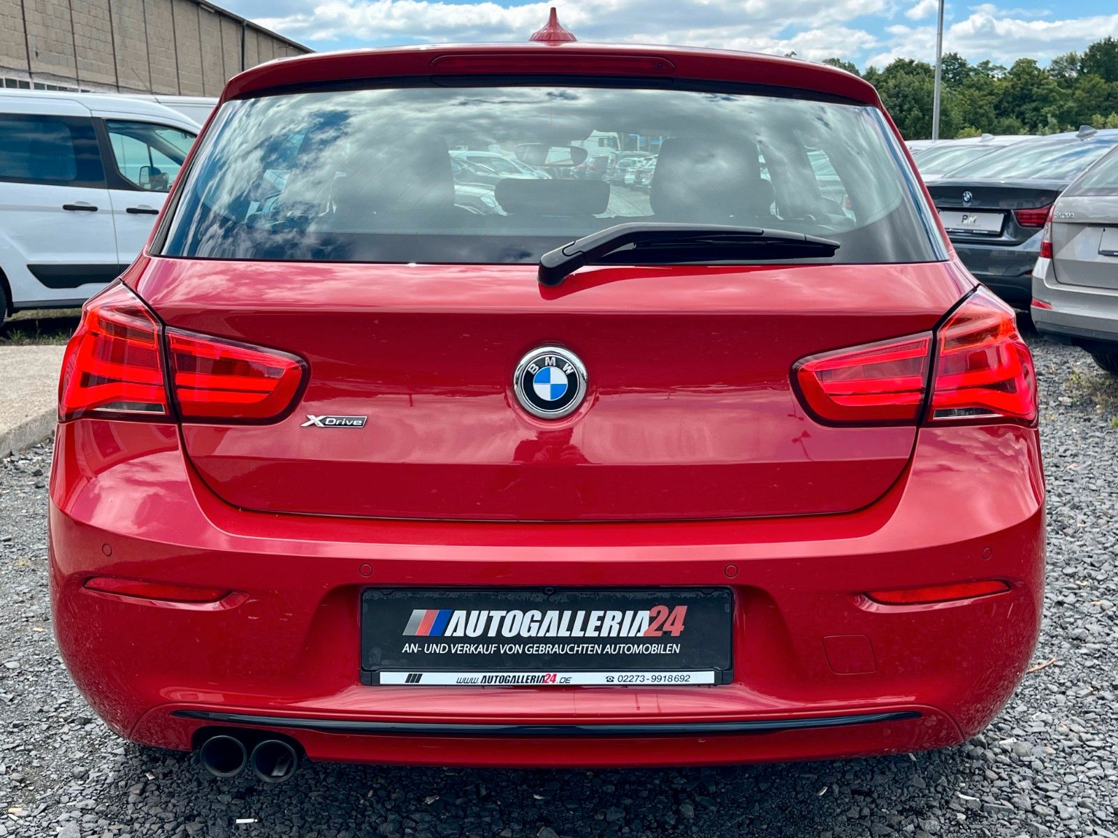 Fahrzeugabbildung BMW 120d xDrive SPORT LINE Sport-Aut Navi LED Kamera