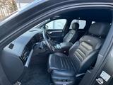Volkswagen Touareg 3.0 V6 TDI 210kW R-Line, IQ Light, Pano - VW Touareg Gebrauchtwagen in Frankfurt