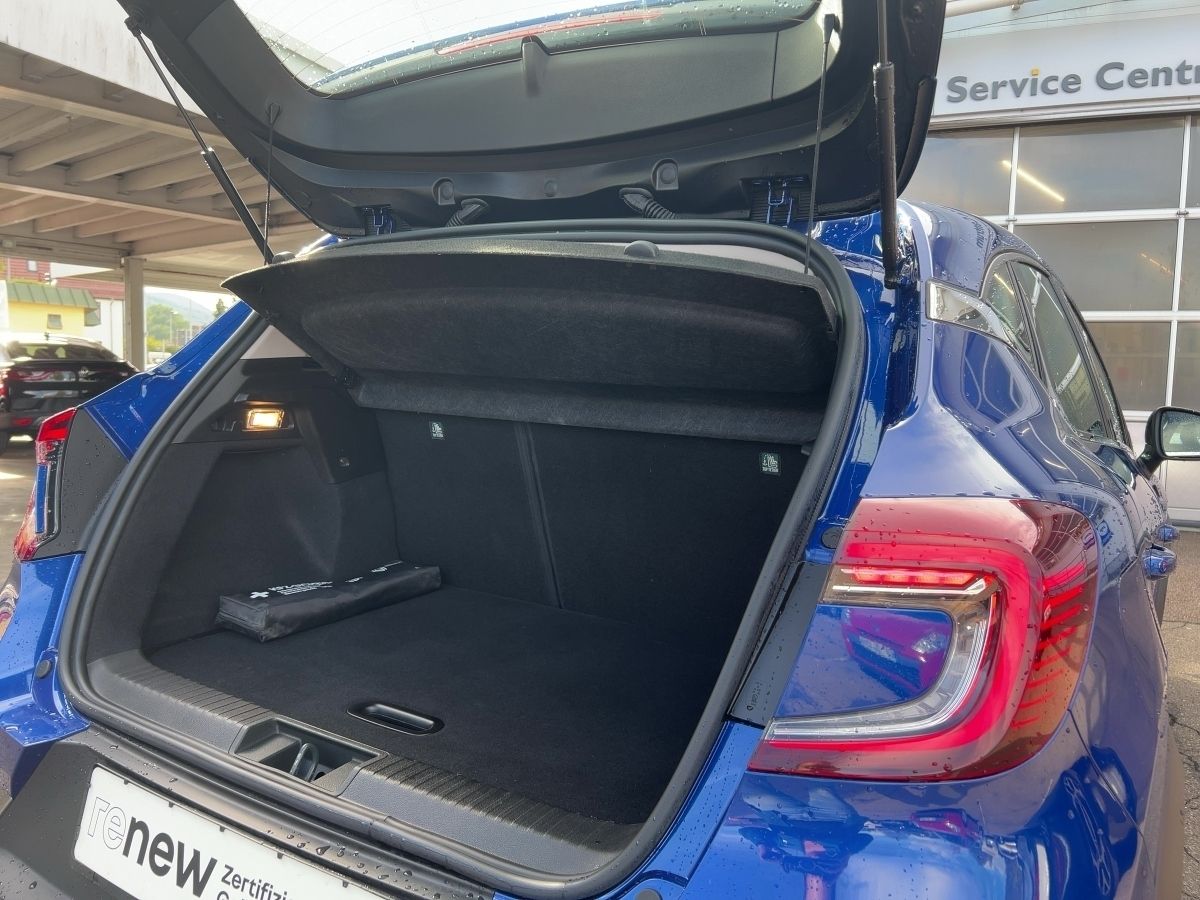 Fahrzeugabbildung Renault Captur INTENS TCe 140 EDC - mit KI generiert/bearbeitet