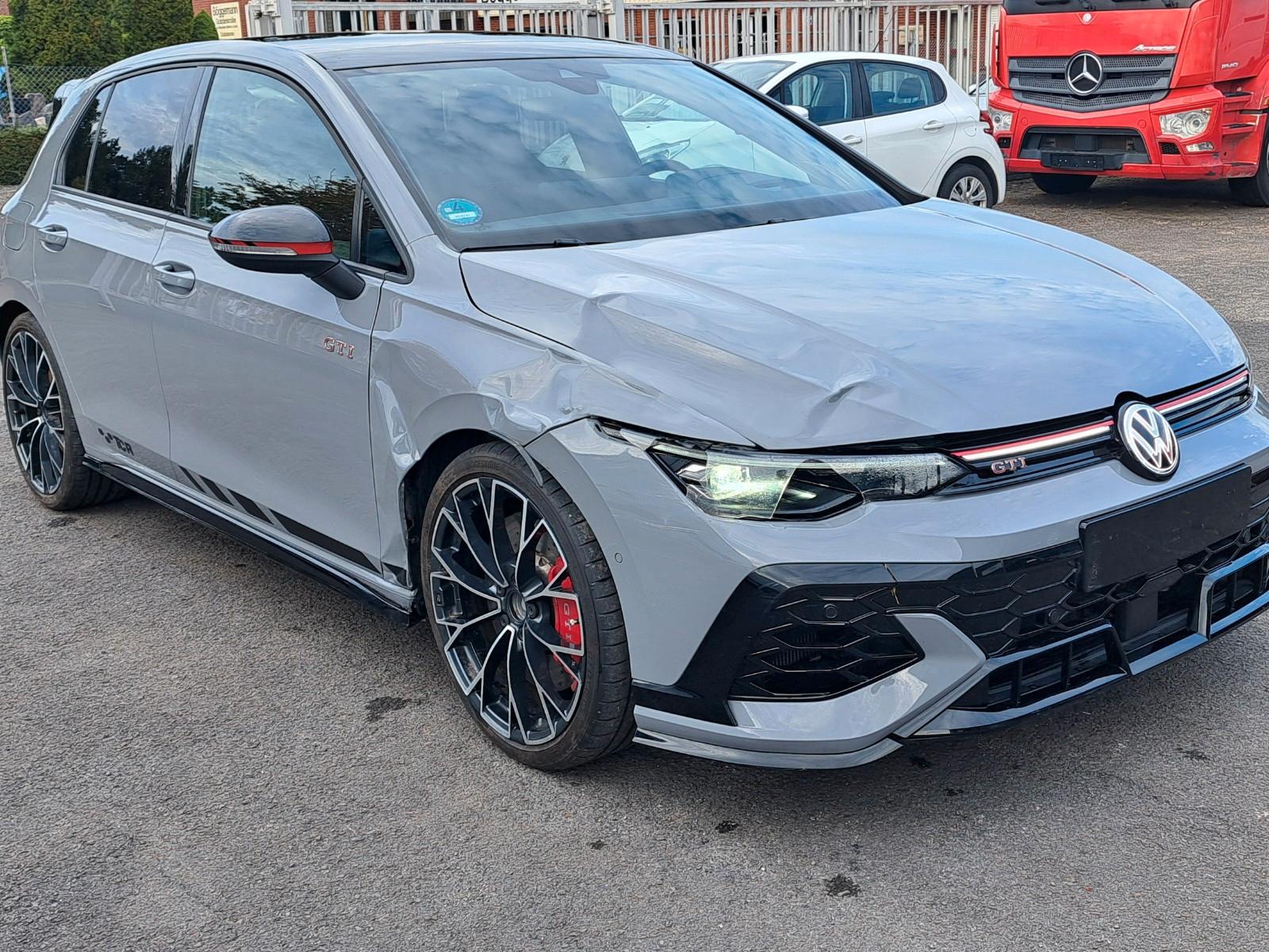 Volkswagen Golf VIII Lim. 2.0 TSI 221 kW GTI Clubsport/Pano