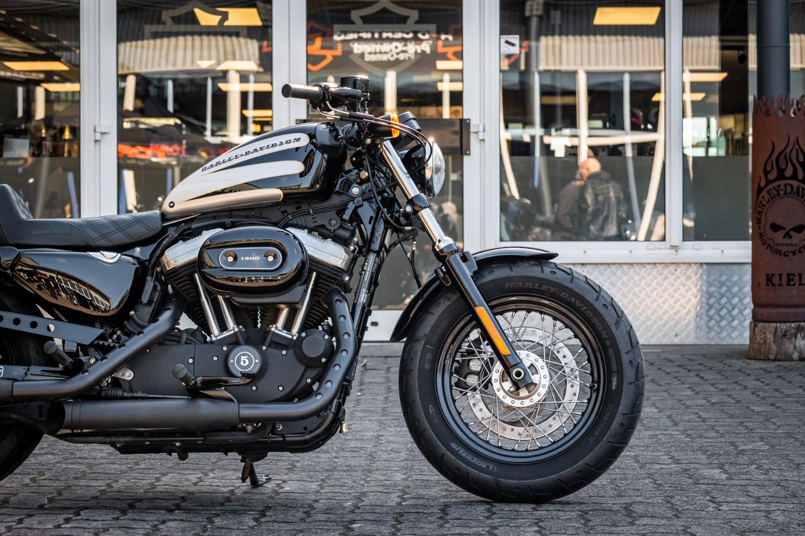 Fahrzeugabbildung Harley-Davidson XL1200X SPORTSTER FORTY-EIGHT - Remus -
