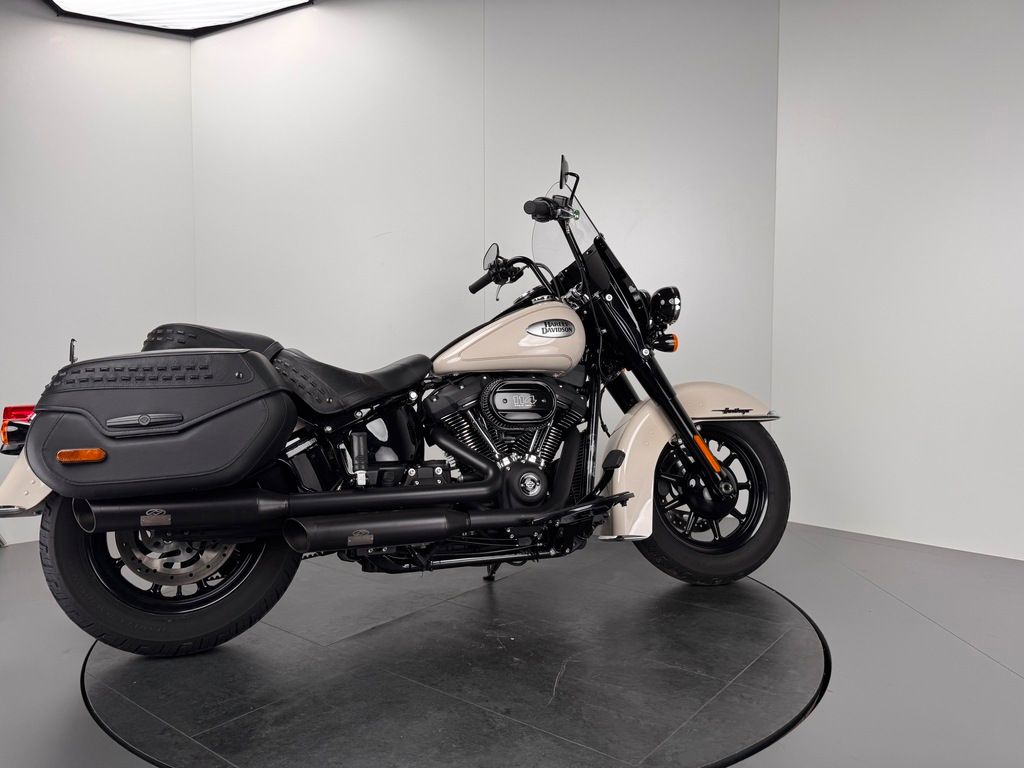 Fahrzeugabbildung Harley-Davidson SOFTAIL HERITAGE CLASSIC *JEKILL&HYDE *NEUWERTIG