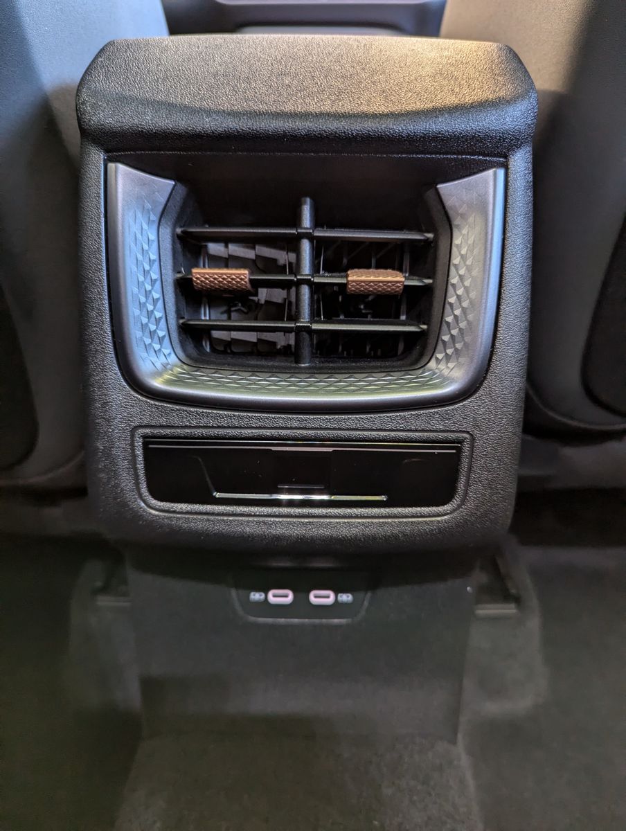CUPRA Terramar 1.5eTSI HUD DCC Matrix Pano Sennh. 20" - Image 23