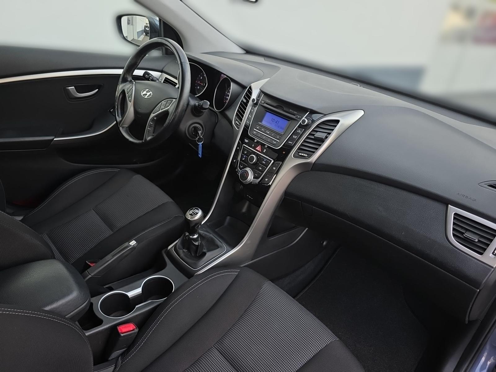 Hyundai i30 1.4 Classic Tempomat Sitzheizung Klima PDC