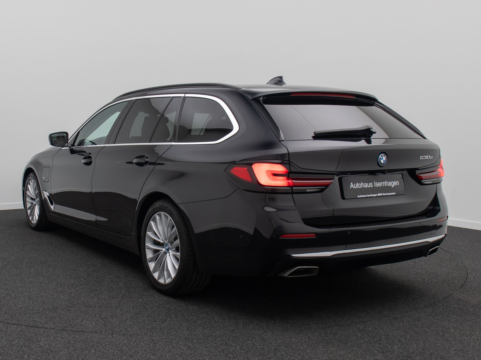 Fahrzeugabbildung BMW 530e Luxury Line Panorama Kamera Laser HUD DAB