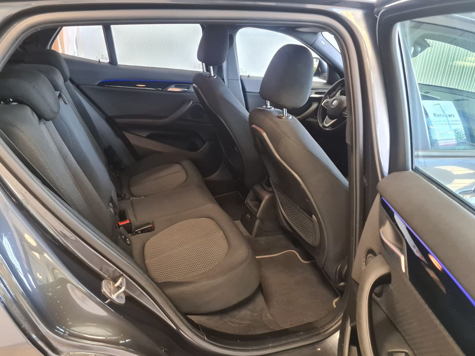 Fahrzeugabbildung BMW X2 sDrive 18 d / KAMERA / NAVI / LED