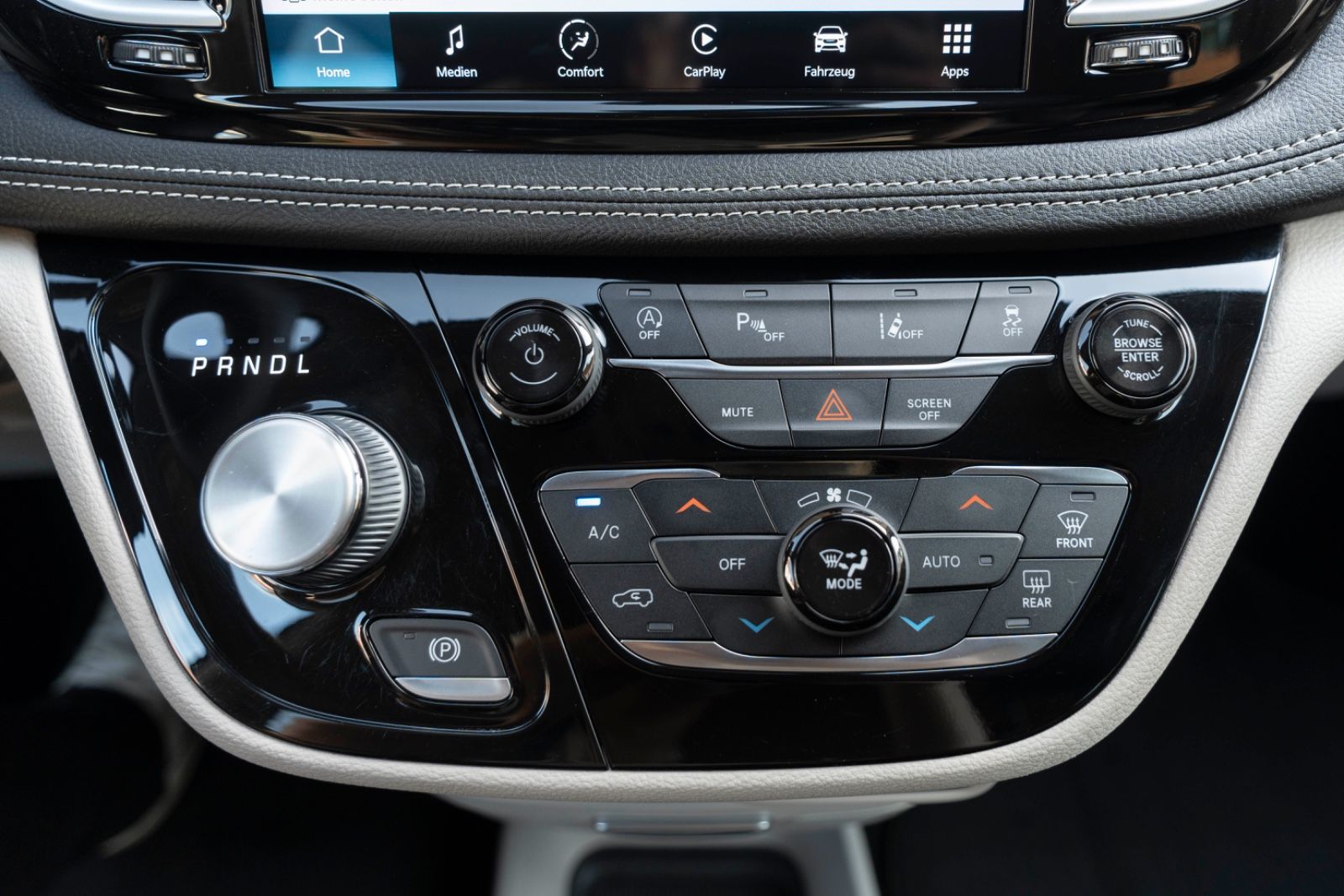 Fahrzeugabbildung Chrysler Pacifica Touring LPG ACC 360° LED TOTW CARPLAY