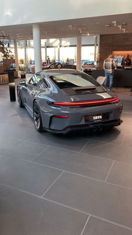 Image of Porsche 992