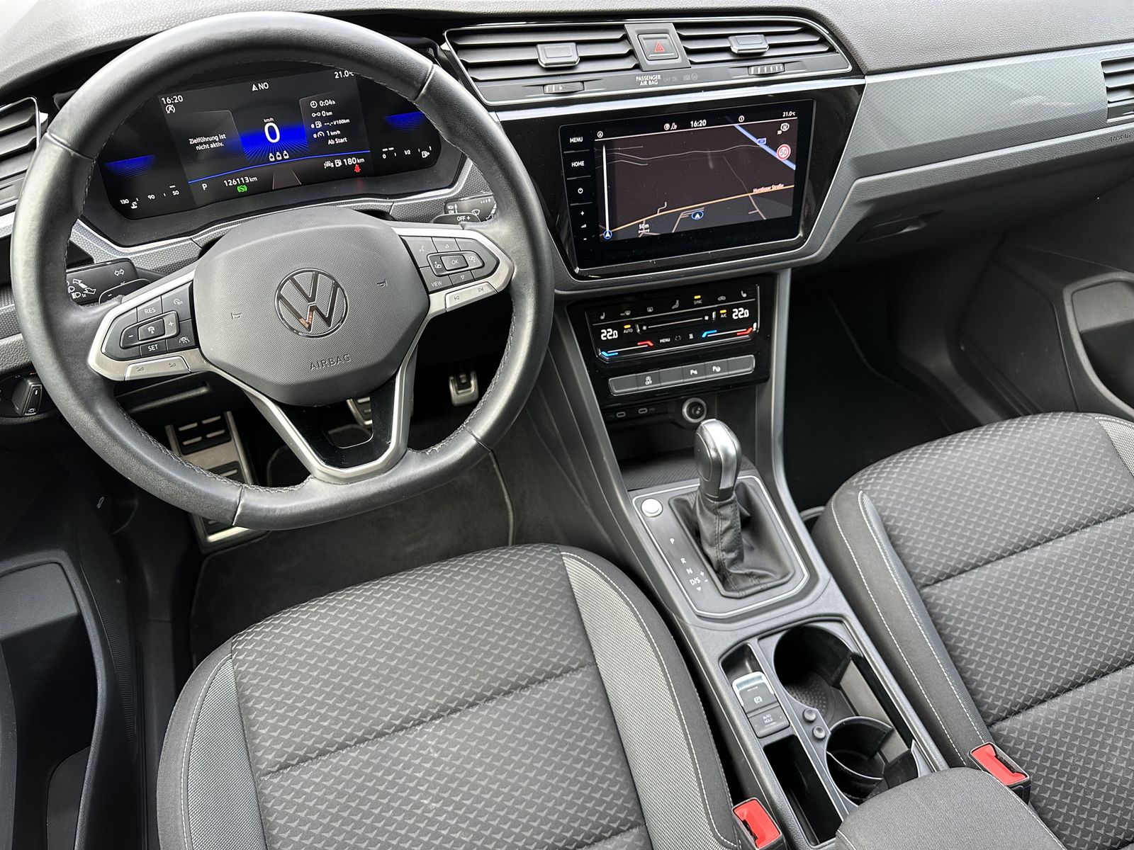 Fahrzeugabbildung Volkswagen Touran 2.0 TDI DSG ACTIVE NAV+LED+AHK+KAMERA+SHZ