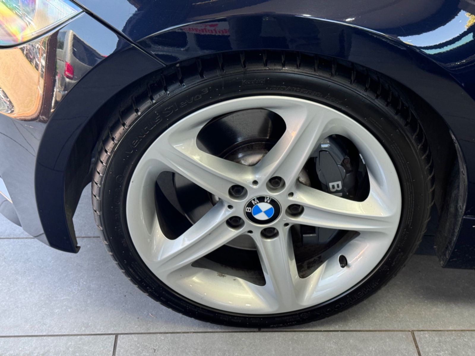 Fahrzeugabbildung BMW 135i Cabrio*M-PAKET*KEYLESS*HIFI*LEDER*NAVI*