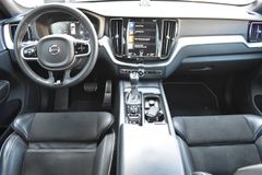 Fahrzeugabbildung Volvo XC60 D5 AWD R-Design*LUFT*B&W*ACC*AHK*HEICO