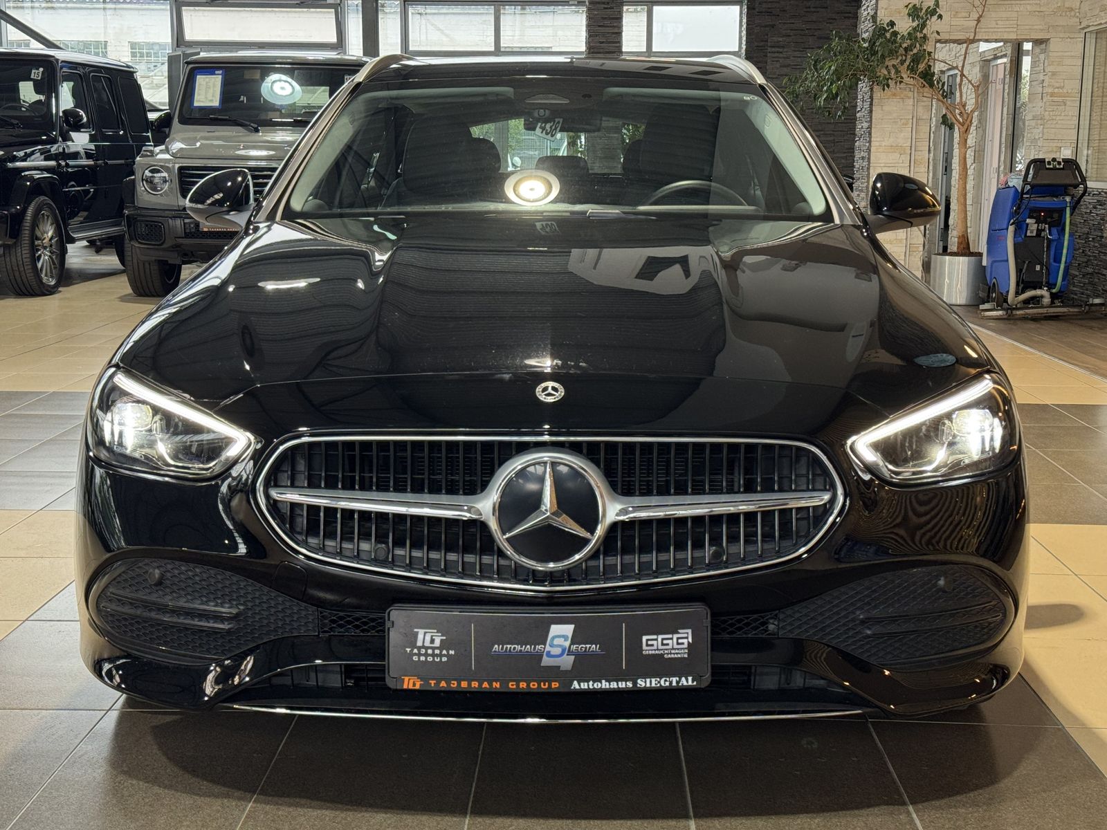 Mercedes-Benz C 200 d Avantgarde R.Cam Navi Ambiente ACC SHZ imagem 2