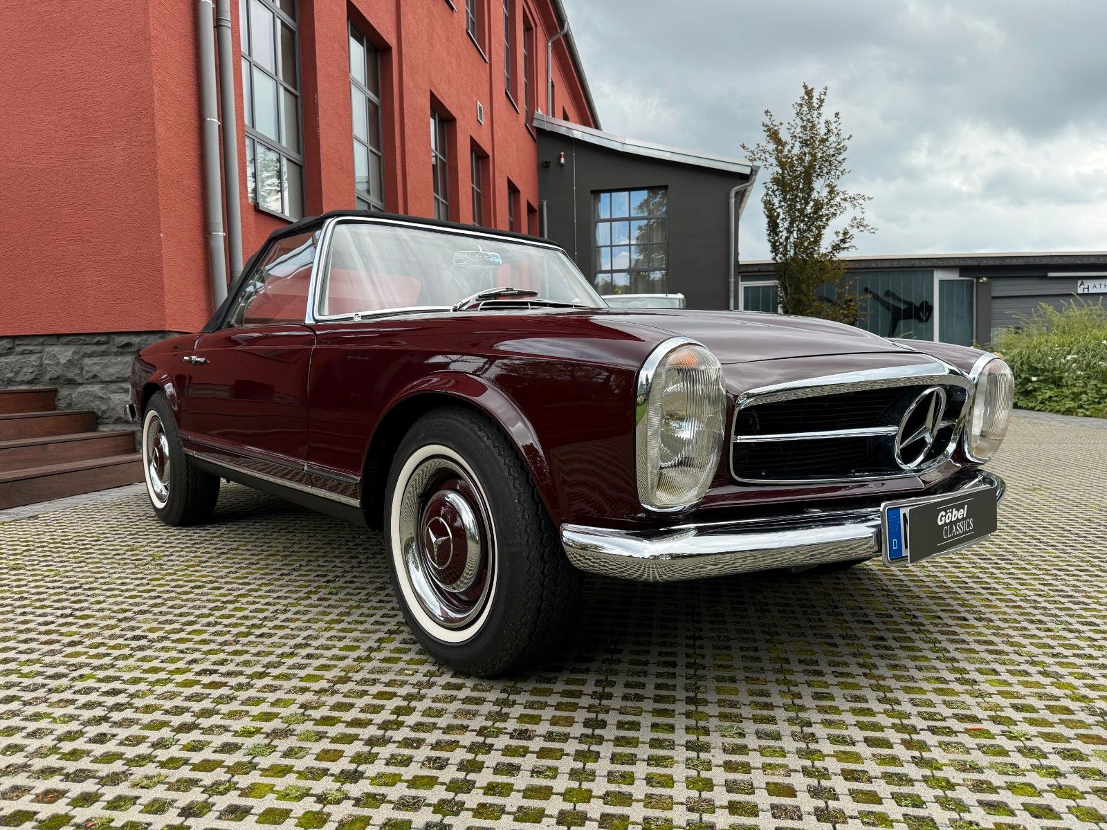 Fahrzeugabbildung Mercedes-Benz 230 SL