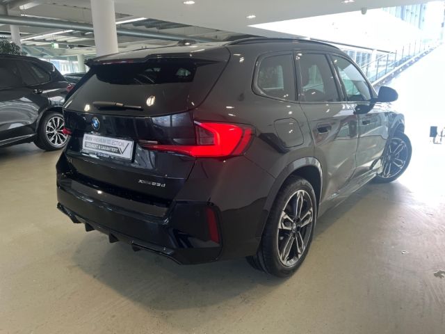 BMW X1 xDrive23d M Sport 19'' Pano H K Comf Travel-P foto 3