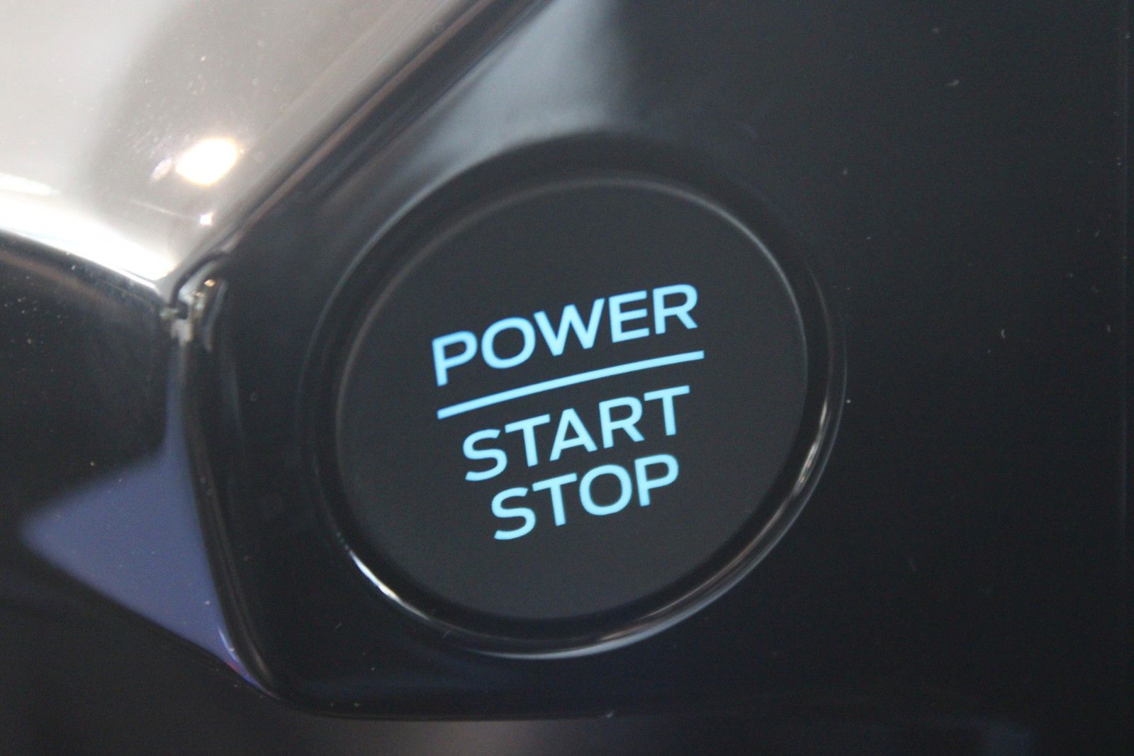 Fahrzeugabbildung Ford Tourneo Custom L1 Titanium 8-Sitze LED NAVI AHK