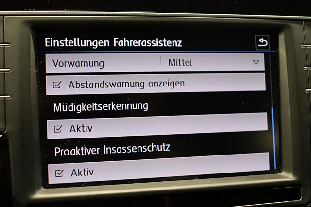 Touran 1.8TSI Highline179PS NAVI TEMPOMAT 7Sitze