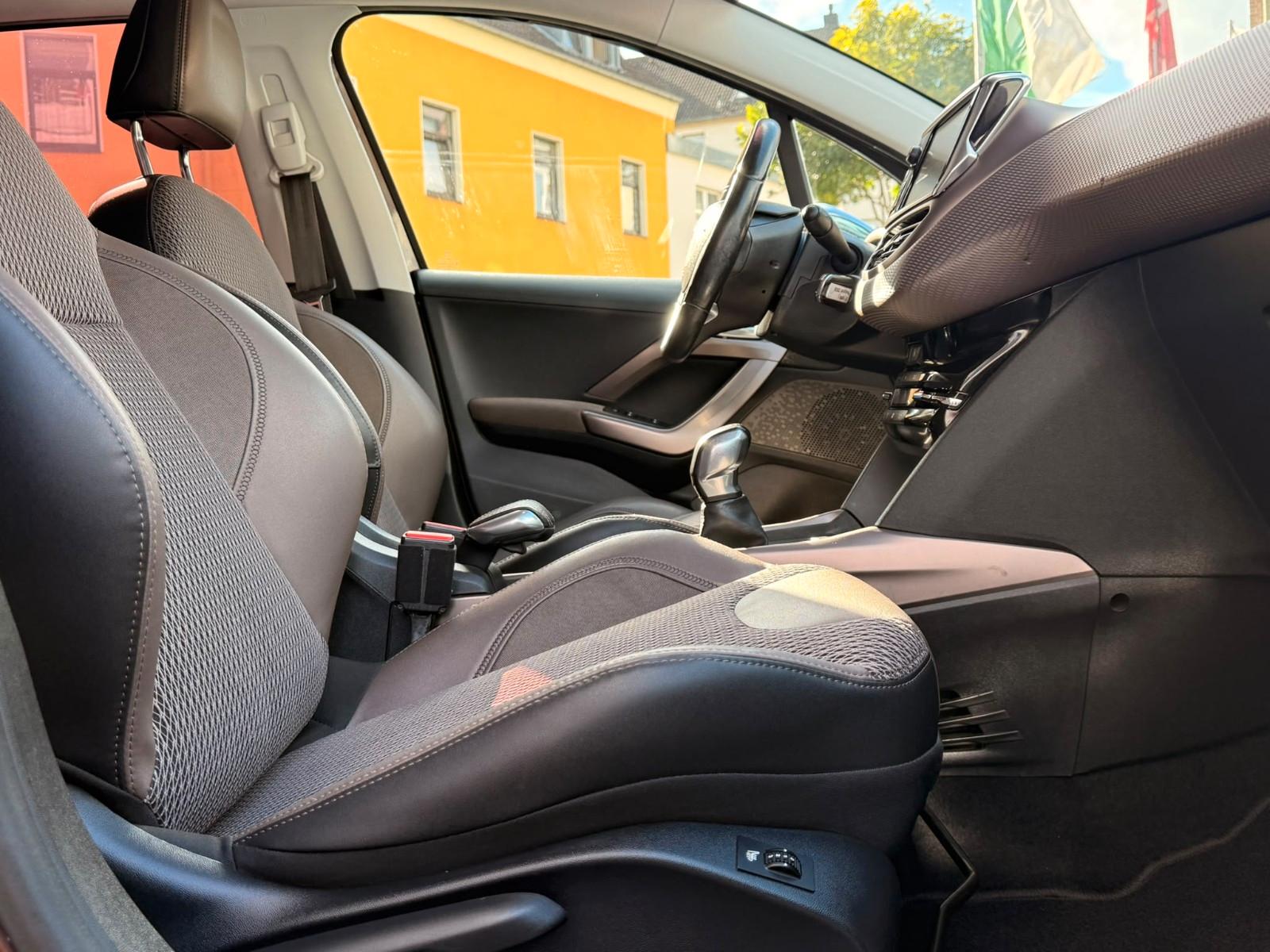 Peugeot 2008 *1.2 Benzin* *Gut gepflegt*
