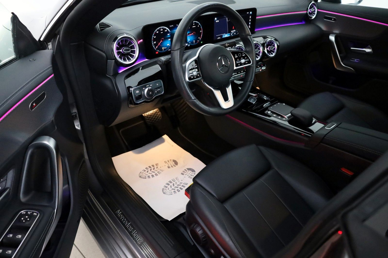 Fahrzeugabbildung Mercedes-Benz CLA 200 d Coupe Leder,Navi,LED,SH,Kamera,AHK