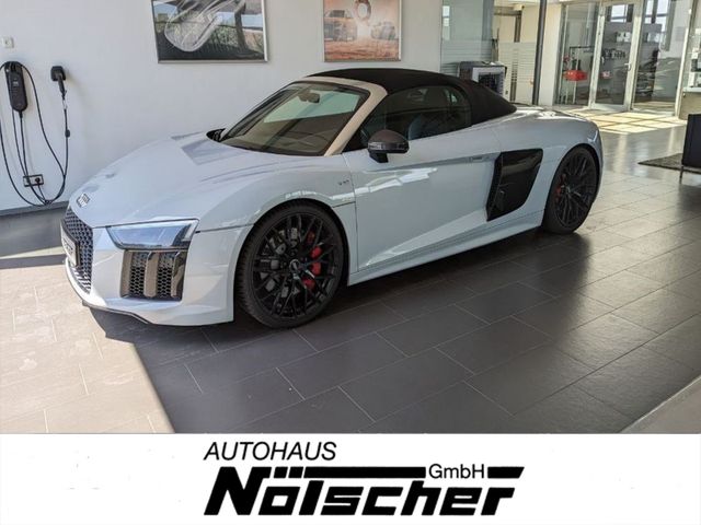 Audi R8 Spyder 5.2 FSI V10 qua *Black&White Edition*