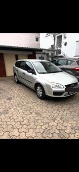 Ford Focus Turnier 1.6 Benzin | nur 88tkm ... - Ford Focus aus 2006: 1.6