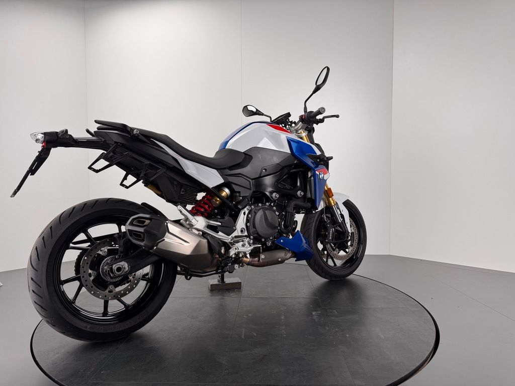 Fahrzeugabbildung BMW F900 R *VOLLAUSSTATTUNG *NEUWERTIG