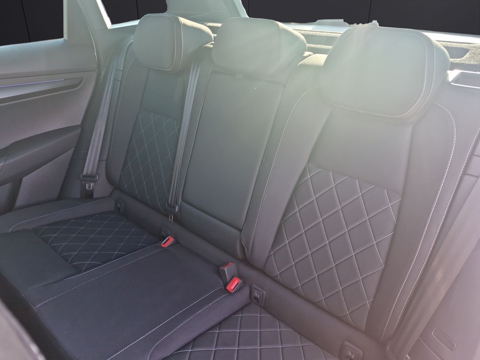 Fahrzeugabbildung SKODA Karoq TDI Sportline 4x4 Matrix PANO ACC Kamera36