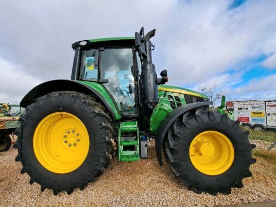 John Deere 6120M