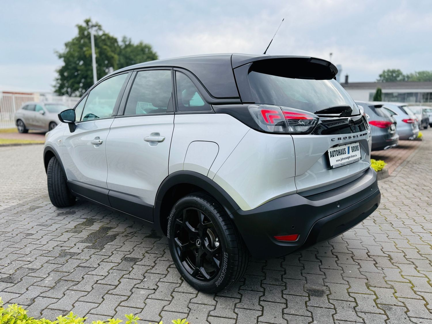 Fahrzeugabbildung Opel Crossland X 1,2 T ENJOY, Navi, LED, RFK, PTS, SH