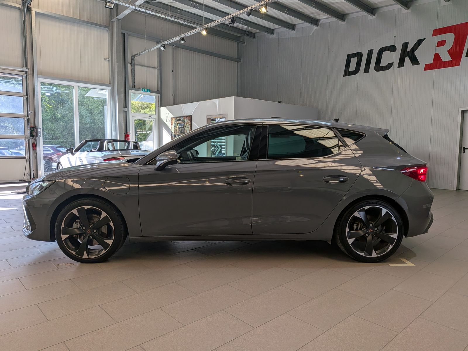 Fahrzeugabbildung CUPRA Leon 1.5 e-Hybrid MATRIX*ACC*EDGE*CARPLA*SoH100%