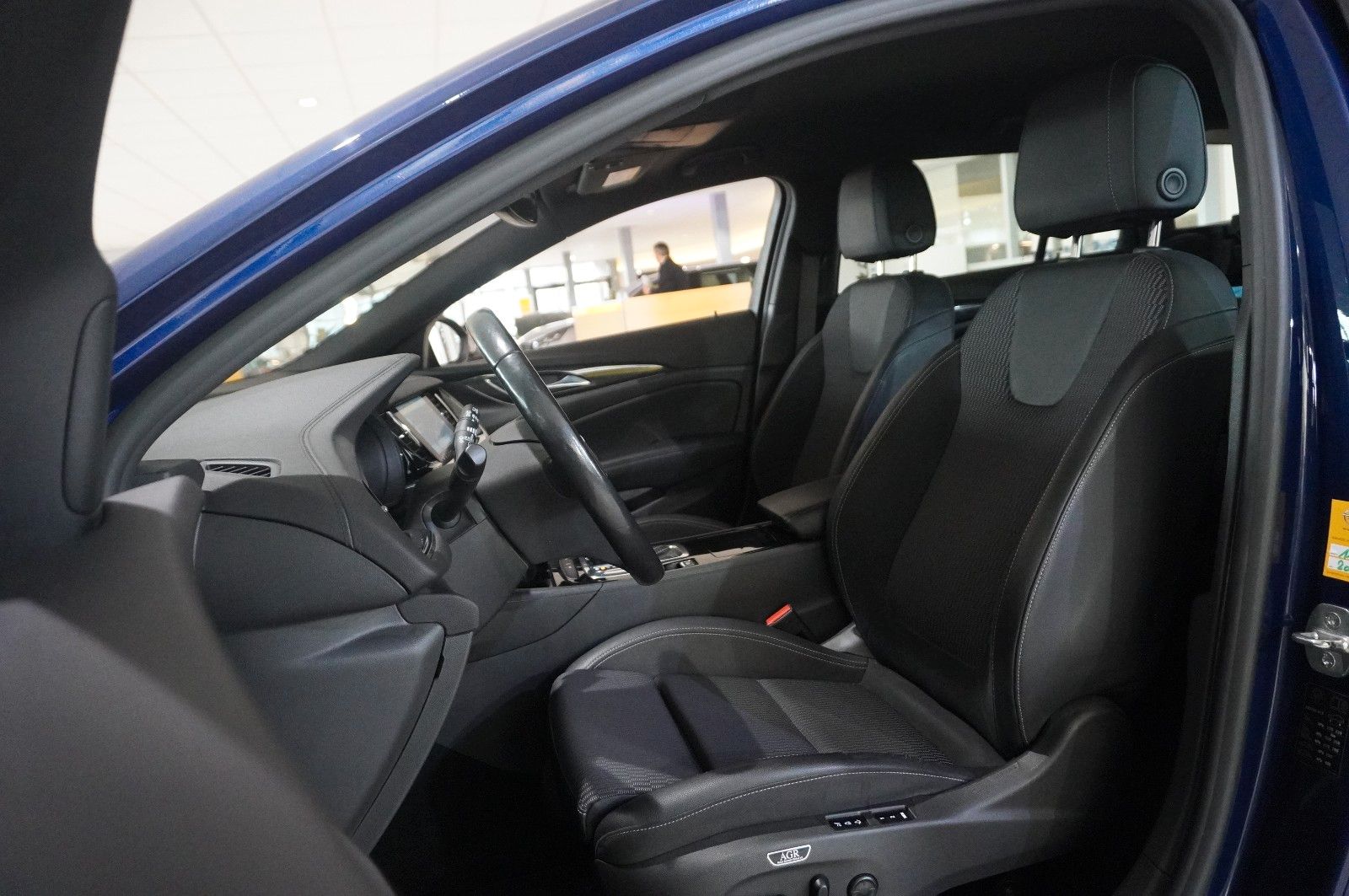 Fahrzeugabbildung Opel Insignia B ST 2.0D ELEGANCE NAVI/LED/VIRTU./AHK