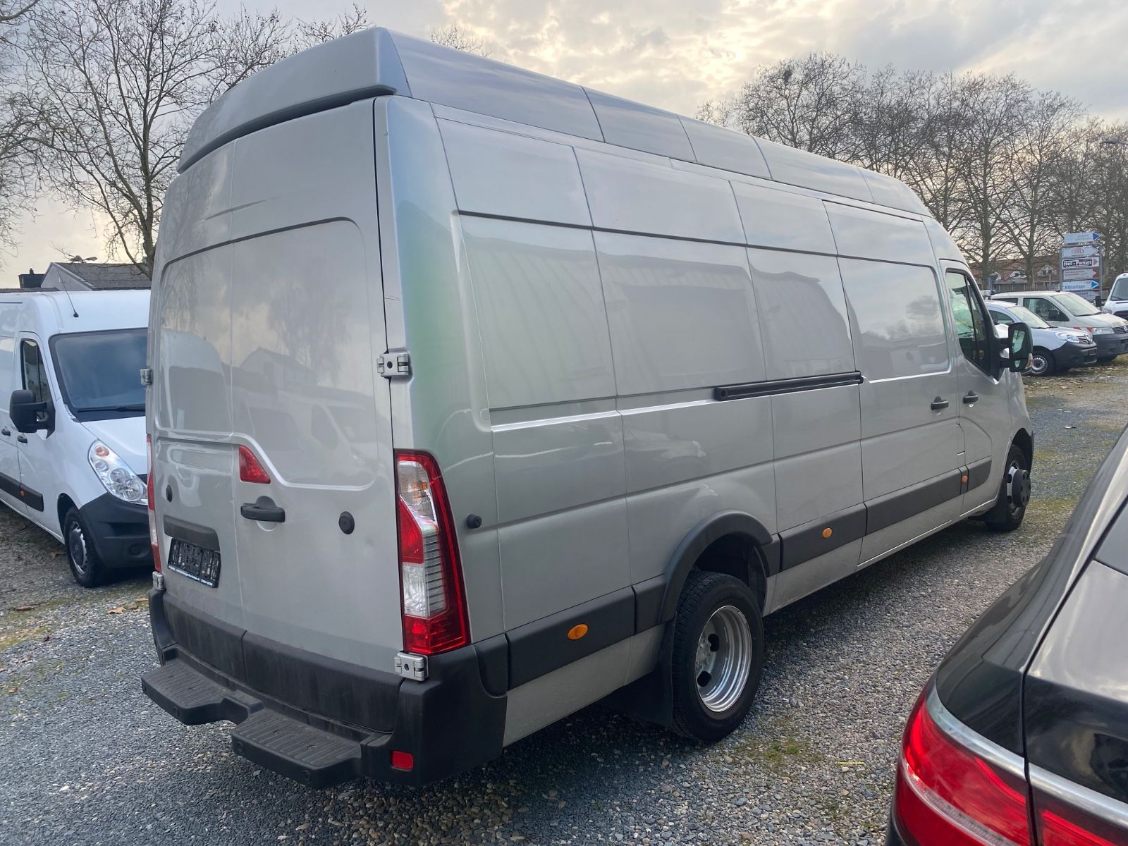 Fahrzeugabbildung Nissan NV400 Kastenwagen L4H3 3,5t COMFORT,1Hd,Navi,SHg