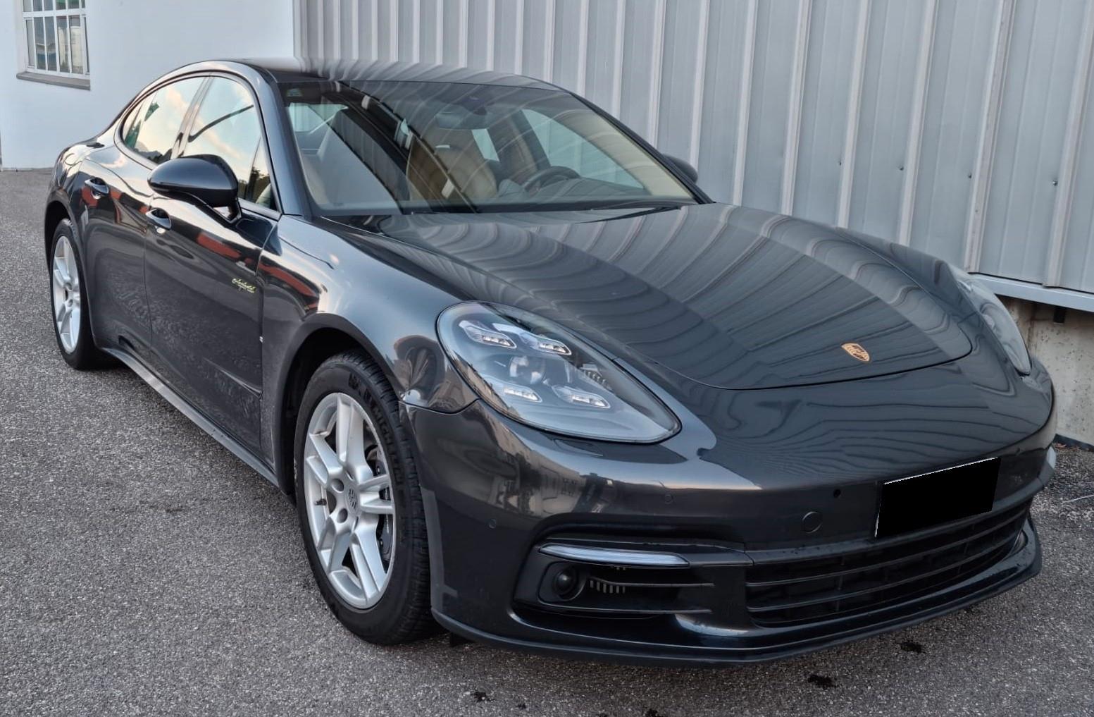 Porsche Panamera 4