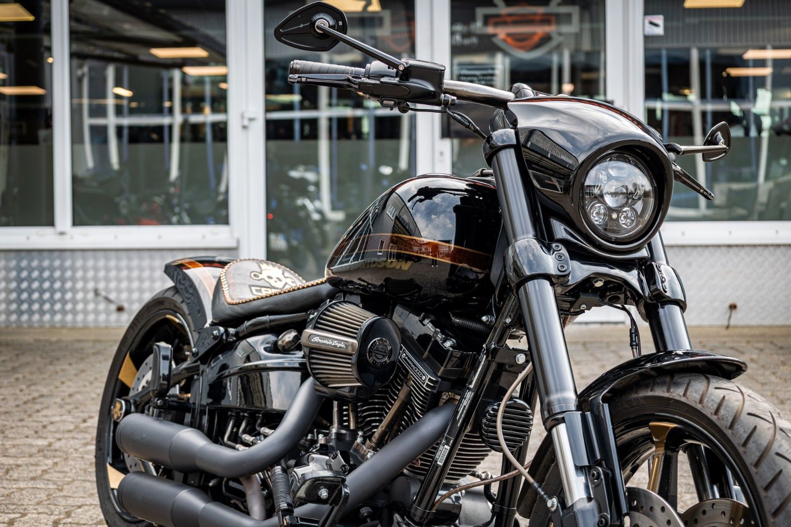 Fahrzeugabbildung Harley-Davidson CVO Pro Street Breakout - Kesstech -