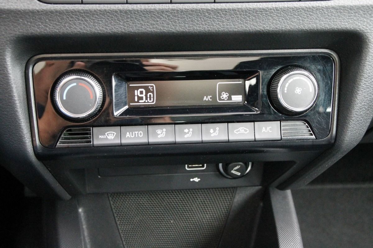 Fahrzeugabbildung SKODA Fabia Combi 1.0 TSI Ambition OPF CLEVER