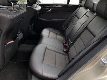 Mercedes E 200 - 7