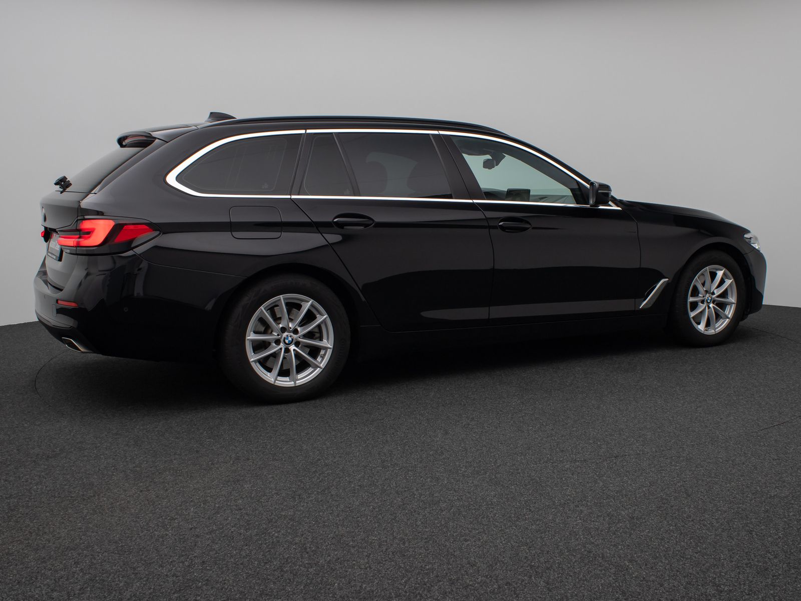Fahrzeugabbildung BMW 520d Panoram Kamera DAB HiFi 4xKlima Leder Sport