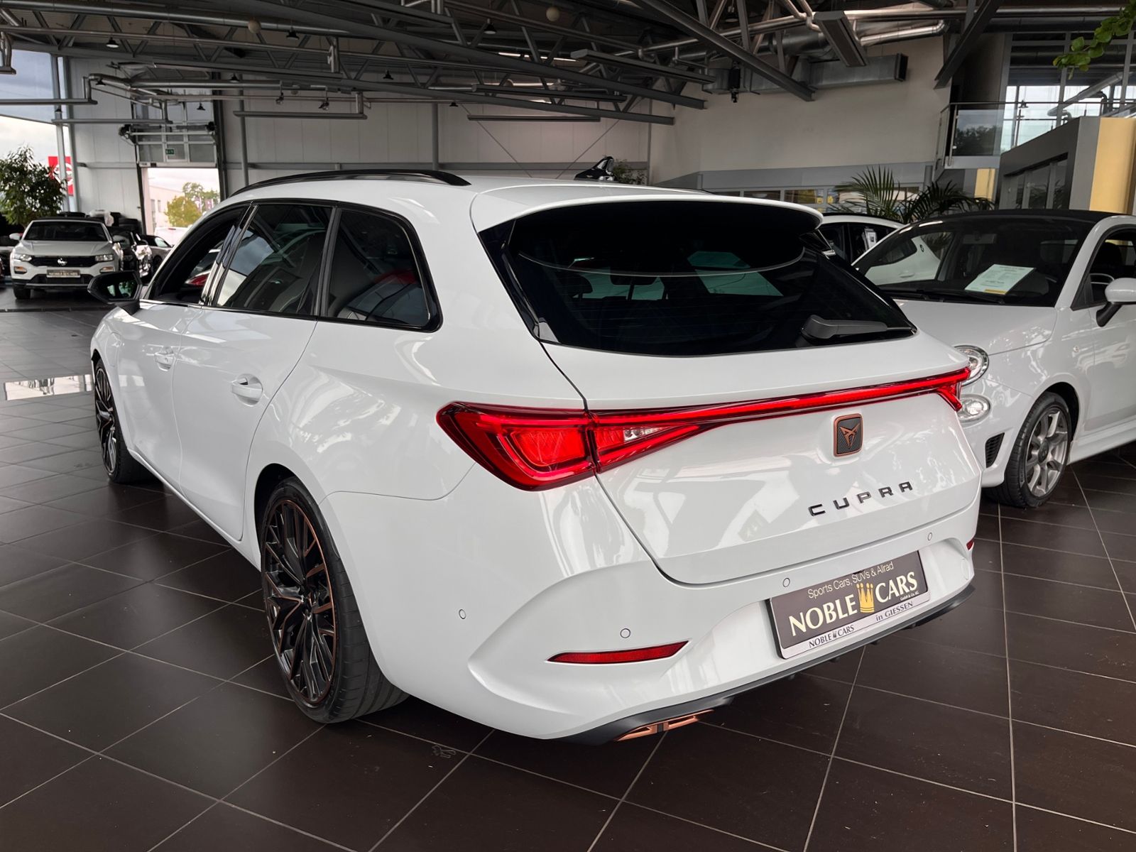 Fahrzeugabbildung CUPRA Leon Sportstourer VZ e-Hybrid RFK SHZ NAV