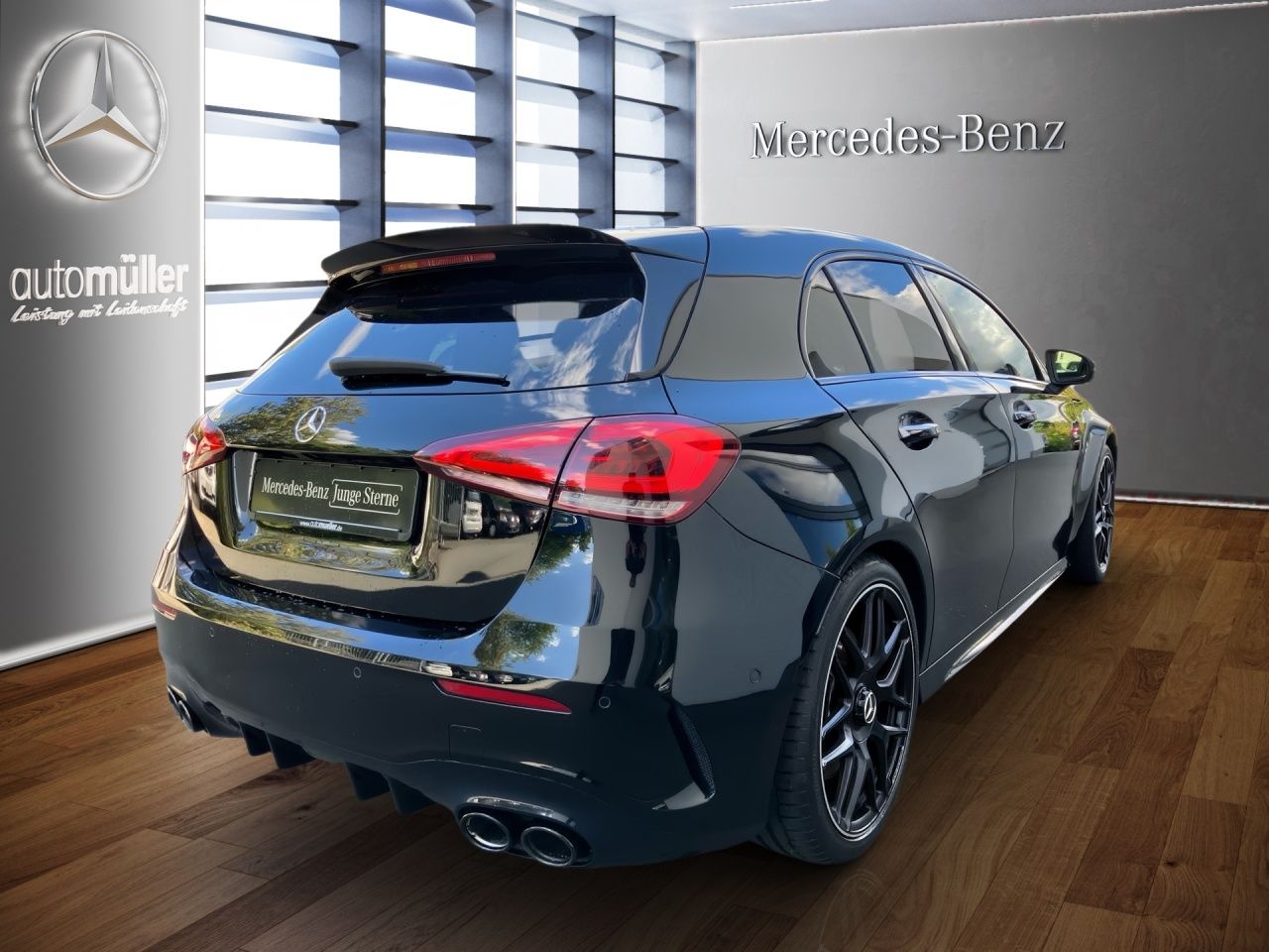 Fahrzeugabbildung Mercedes-Benz AMG A 45 4M+ NIGHT+MULTIBEAM+KEYL+AMBIENTE+KAM++