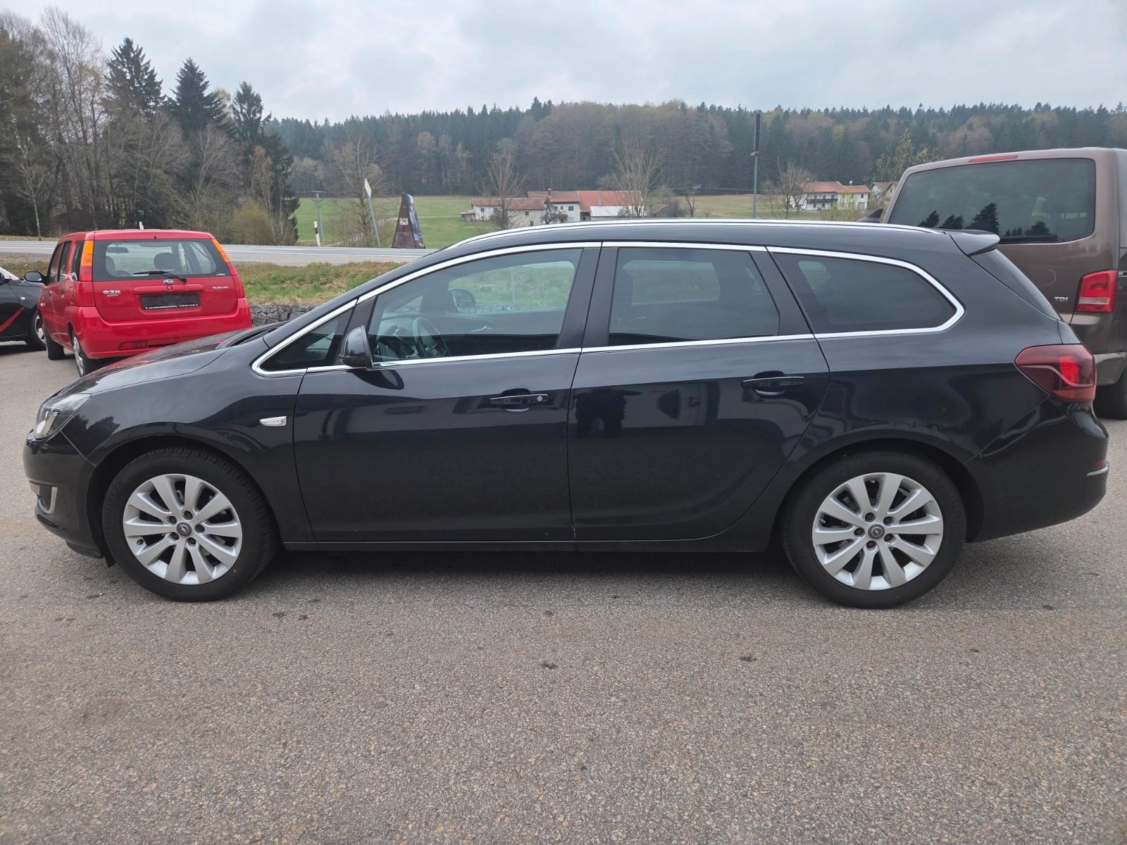 Opel Astra J Sports Tourer 2.0 DTCI  Exklusiv