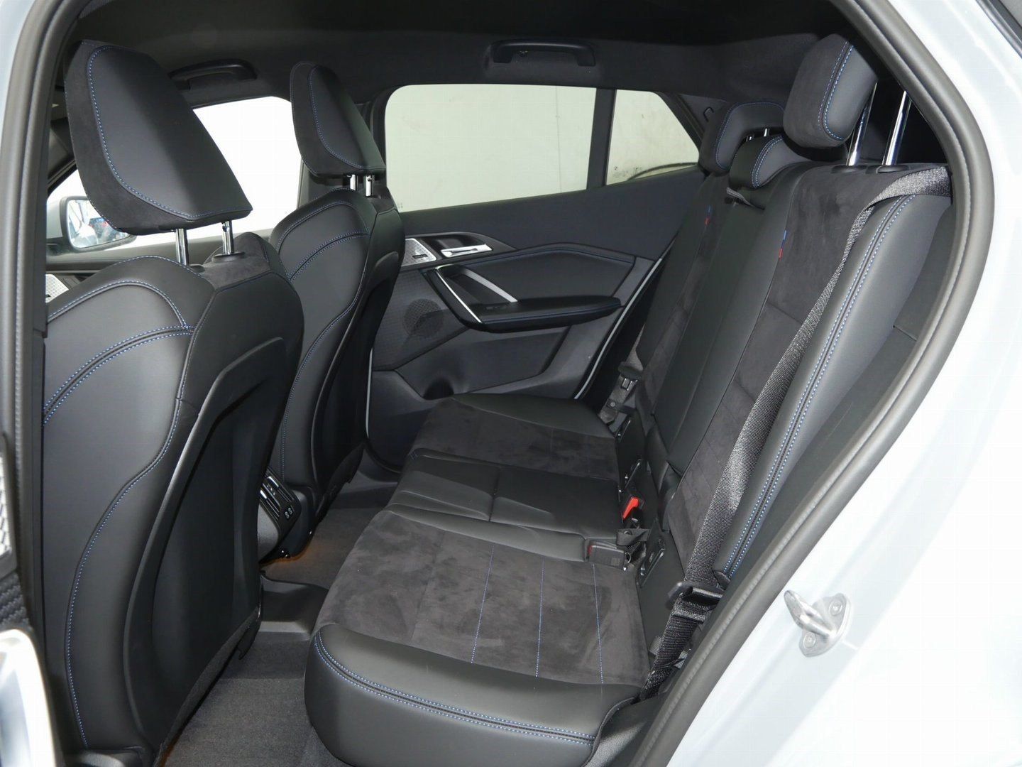 Fahrzeugabbildung BMW iX2 xDrive30 |M Sportpaket |Aktivsitz |20" BMW I